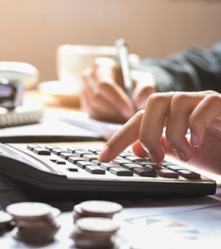 Lĩnh-vực---Thương-mại---Phân-phối-6